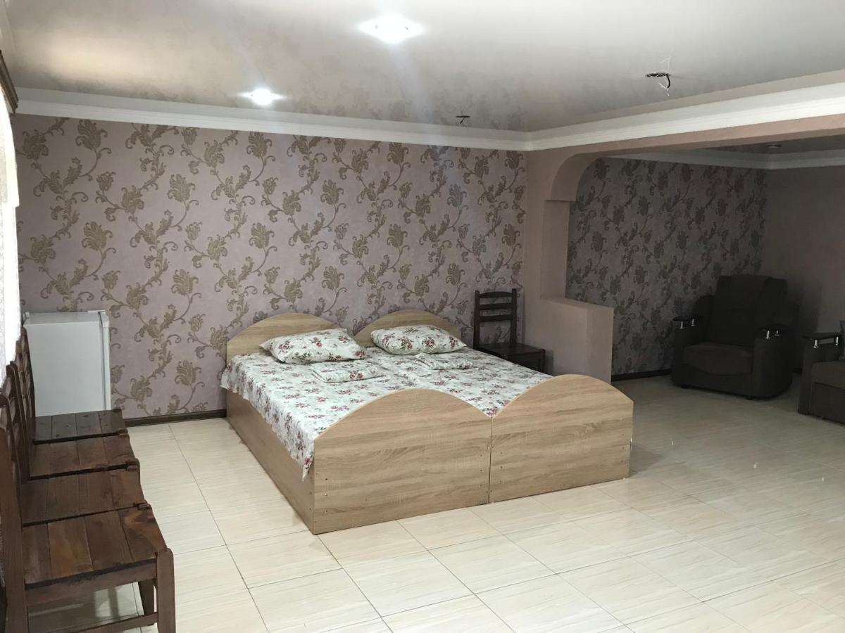 Гостевой Дом "Амза" Bed and Breakfast Tqvarcheli Esterno foto